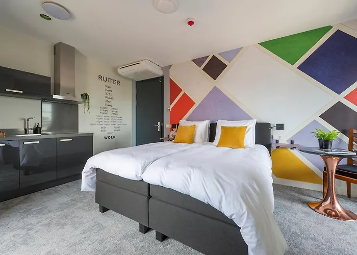New Apart-Hotel Near 013 Poppodium With Fast Wifi